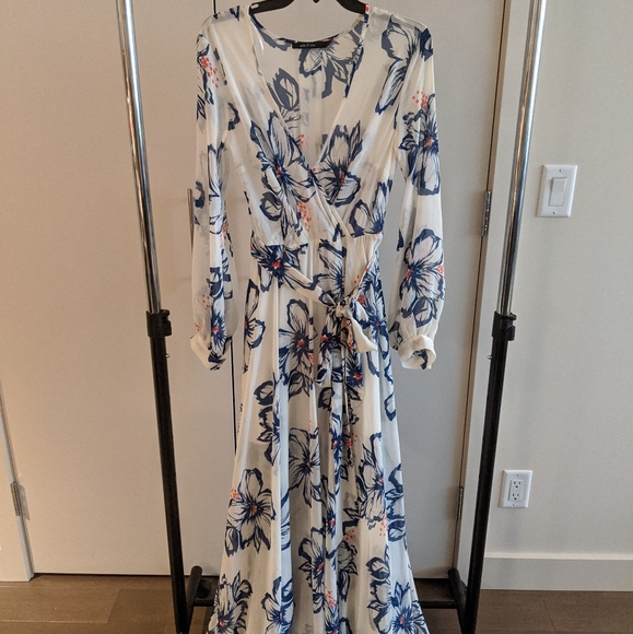 Long sleeve maxi dress - Picture 1 of 4